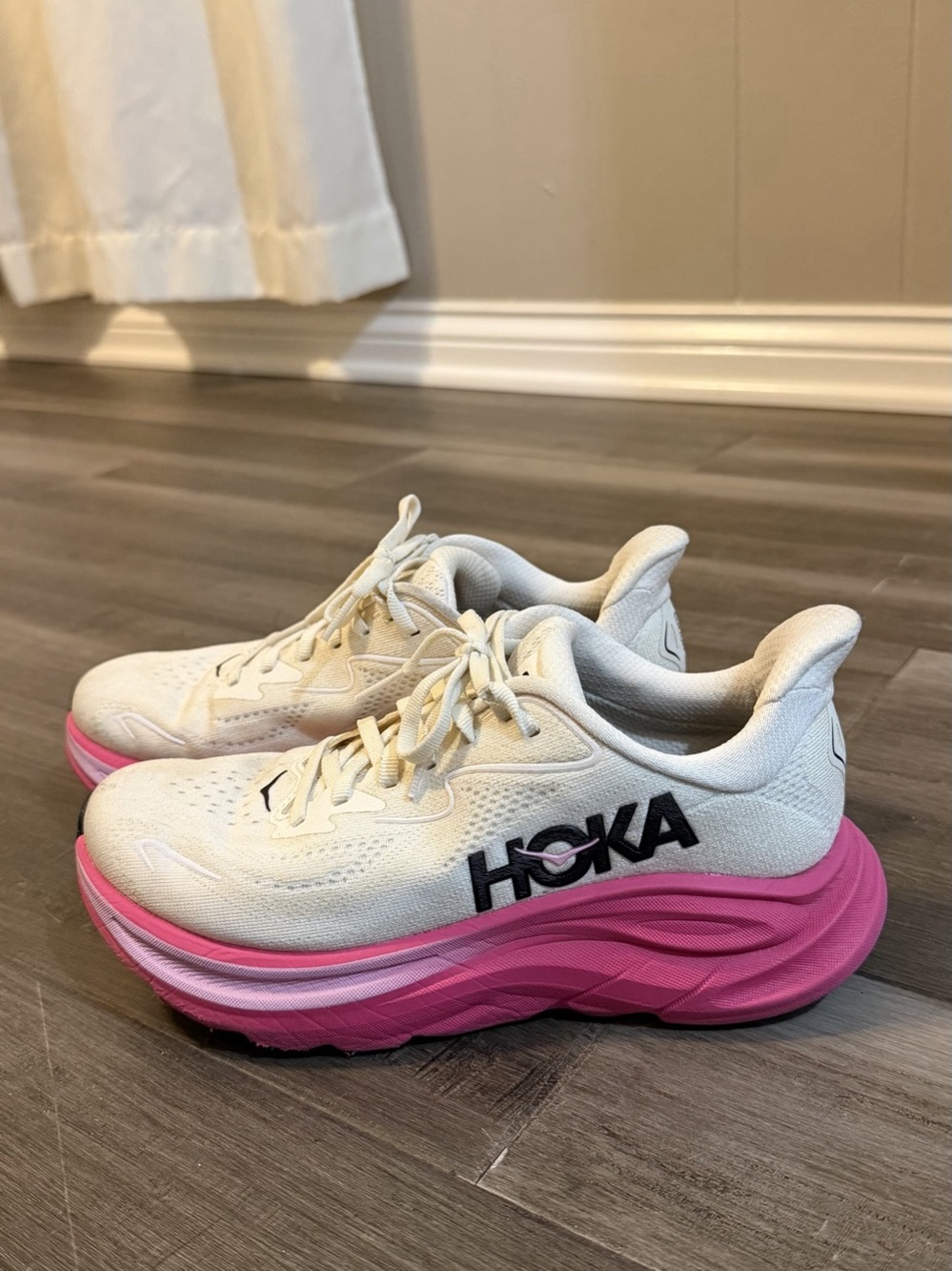 HOKA Clifton 10 Women's Athletic Shoes White & Pink